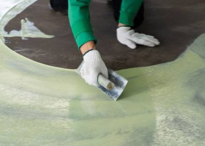 Pose de résine epoxy sur sol